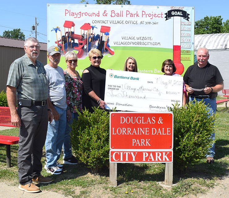 Banterra Bank donates $10,000 for the Playground & Ball Park Project